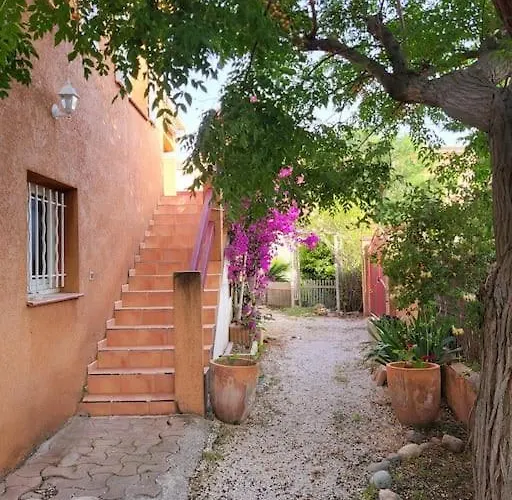 Villa Villa *
