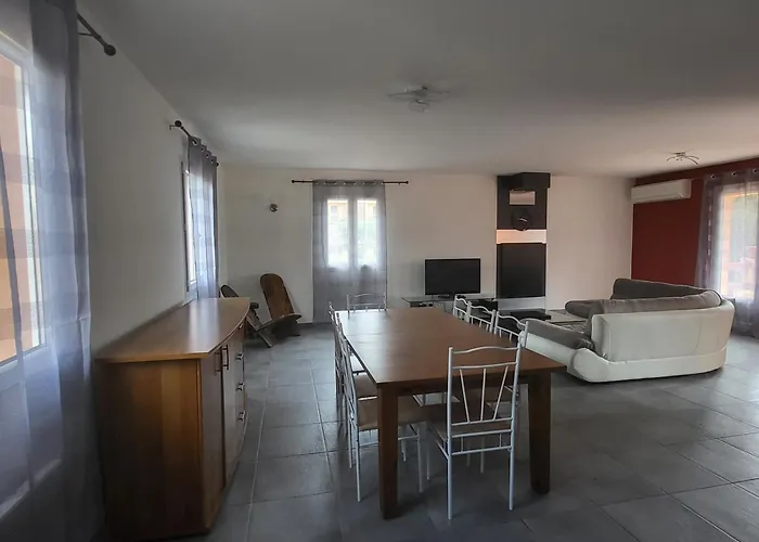 Villa Villa *
