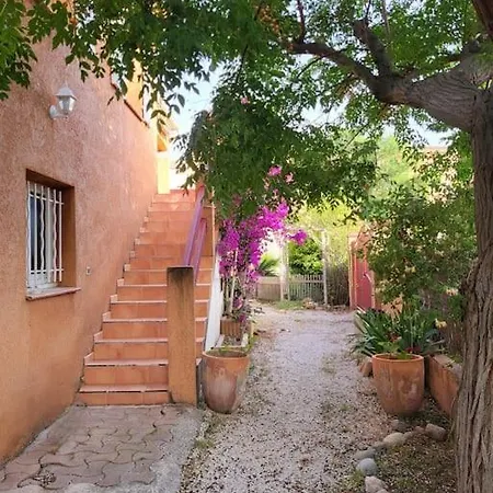 Villa Villa *